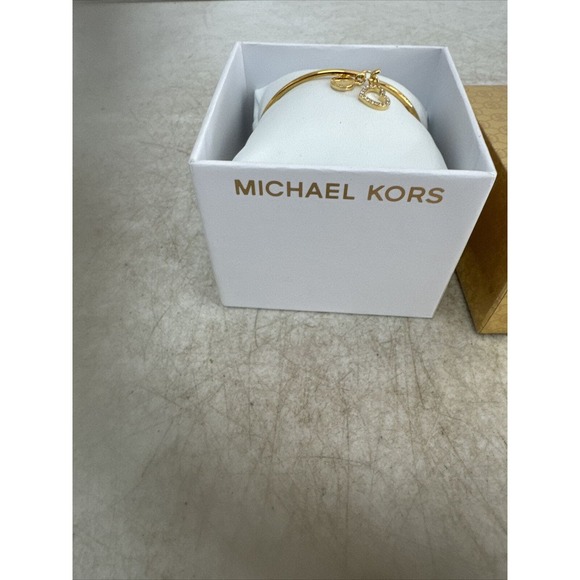 NWT MICHAEL KORS MKJX759710 GOLD-TONE LOGO HEART CHARM BRACELET - Picture 2 of 6